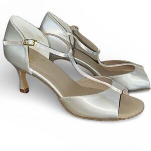 JaiJai Ballroom Dance Shoes, T strap, buckle, white satin. 42 NIB new in box